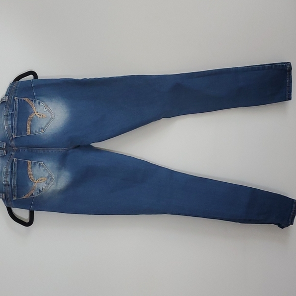 Women's Size 3. YMI Denim Stretch Jeans. - Picture 9 of 9